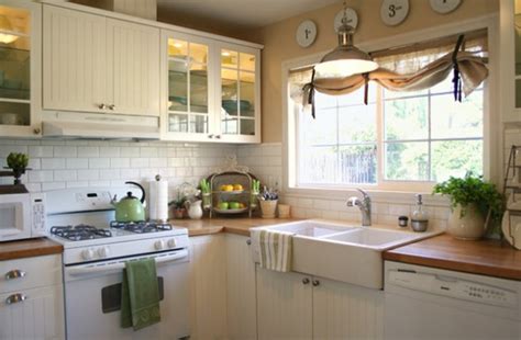It's hard to really capture the feel of the kitchen now, but i. 30 Impressive Kitchen Window Treatment Ideas