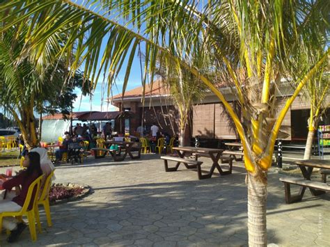 Tepi pantai restoran di melaka. Indahnya Pemandangan di Pantai Penyabong, aka Pantai Pasir ...