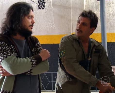 A grande família é uma série de televisão brasileira exibida pela rede globo desde 29 de março de 2001. Tuco se declara para Paulão na temporada final de 'A ...