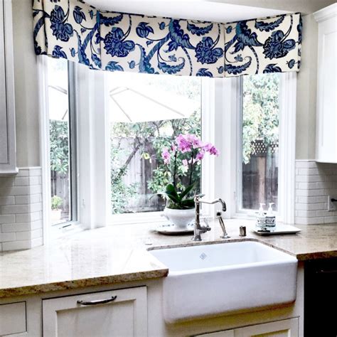 Best bay window treatment 15. Watch Out: Fresh Window Treatment Ideas