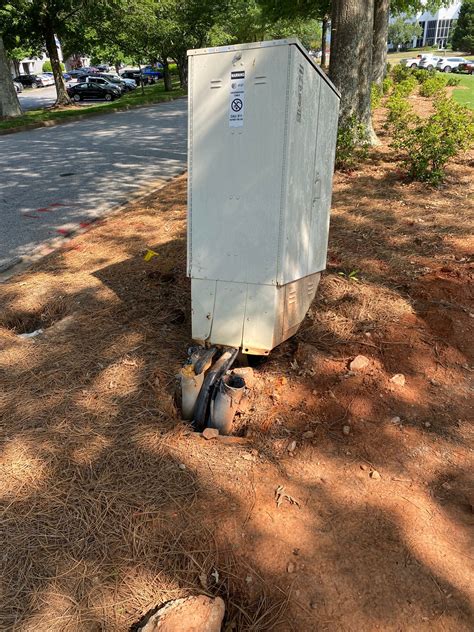‎Fix the damaged AT&T Underground Cable Box Infront of My Property | AT