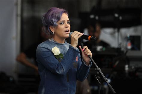 Lily Allen Releases New Song Announces North American Tour