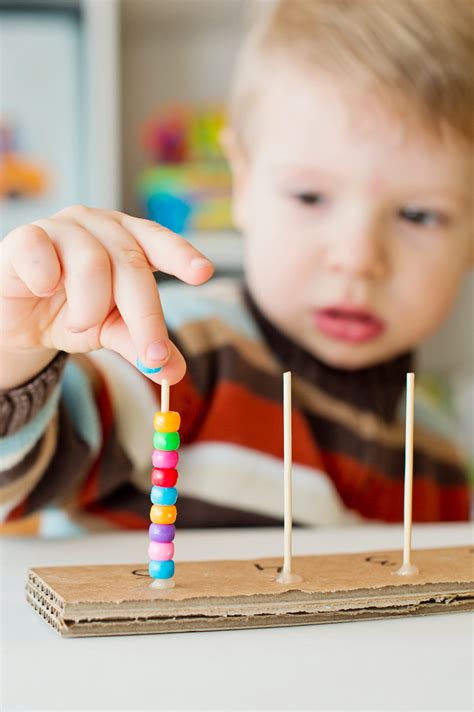 10 Activities To Support Developing Fine Motor Skills At Home Kreative In Kinder