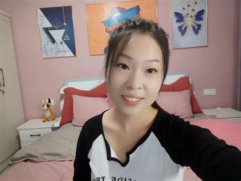 bonnylu big titted black haired asian babe webcam
