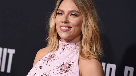 Scarlett Johanssons Rose Tattoo On Display At Jojo Rabbit Premiere