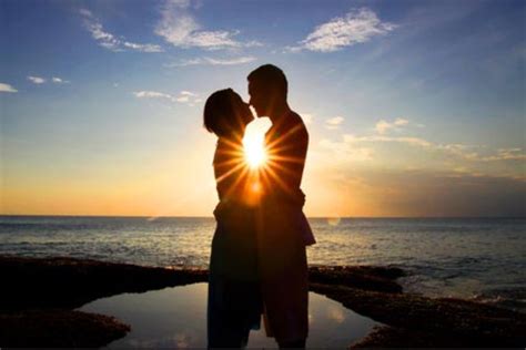 Best Romantic Pictures To Show Your Love