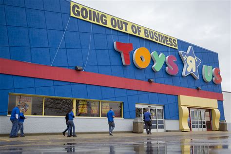 Toys R Us Tries For A Comeback A Year After Going Out Of Business