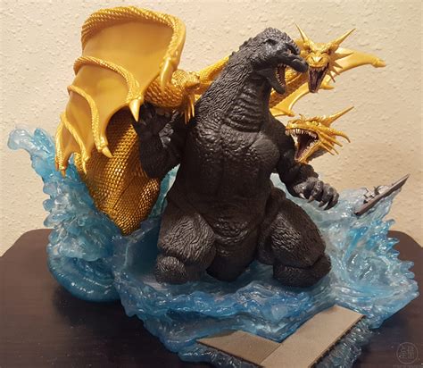 Toy King Ghidorah 1991 Gallery Diorama Diamond Select