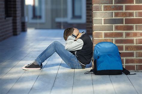 Bullied Teens More Likely To Bring Weapons To School Study Finds Cbs
