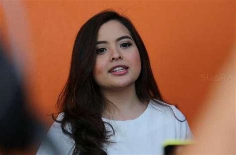 Tasya kamila memposting foto sang suami harus menjalani perawatan rutin lantaran dirinya mengidap penyakit kanker. Tasya Kamila Hanya Alami Pembukaan 1 Cm Sebelum Melahirkan ...