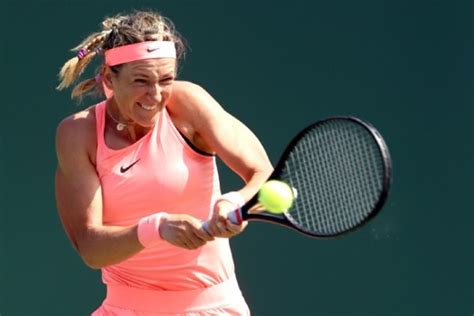 5 игр на грунте, 3 победы, 2 поражения. Victoria Azarenka will die "Superheldin" für Leo sein ...