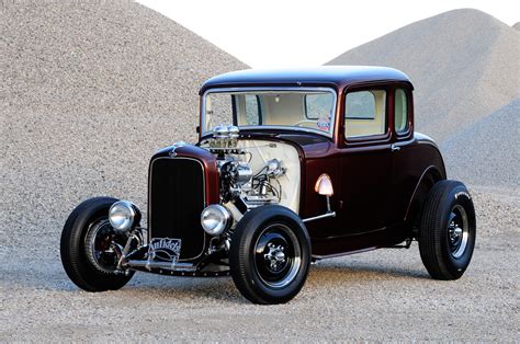 Hemi Powered 1932 Ford Deuce Coupe Packs Punch Hot Rod Network