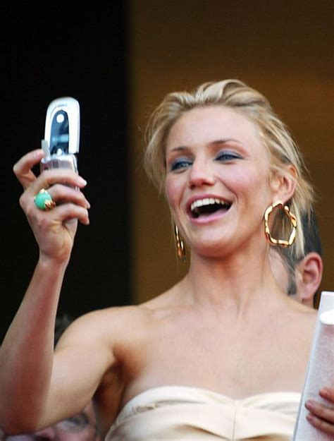 celebrities with flip phones photos celebrities and flip phones