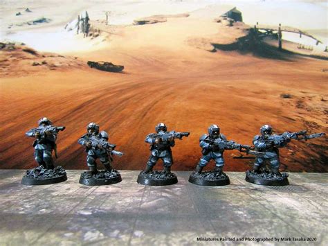 Only a handful of its citizens were able to escape in an evacuation fleet led by the phalanx. Mark's Miniatures & RPG Blog: Warhammer 40K Whiteshields ...