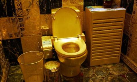 At cpac, a golden image, a magic wand and reverence for trump. Is This Donald Trump's Solid-Gold Toilet?