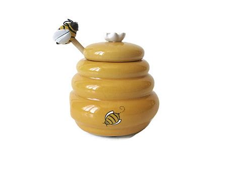 Vintage Beehive Honey Pot With Lid And Bee Dipper Vintage B Etsy Honey Pot Bee Hive Honey Jar