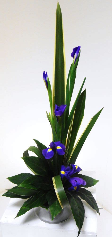 27 Form Linear Floral Designs Ideas Flower Arrangements Corporate