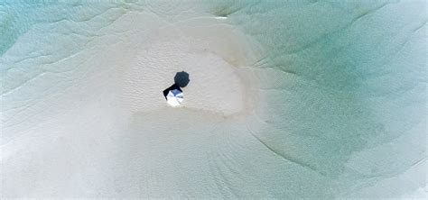 Seul au monde sur une île privée - Tselana Travel