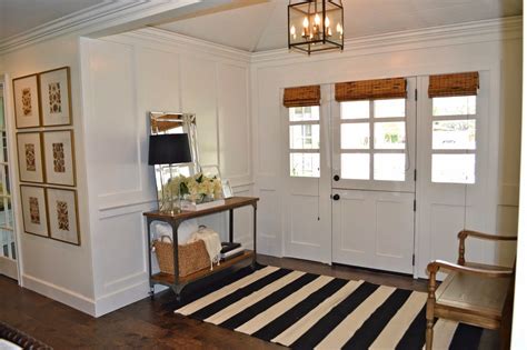 The Cape Cod Ranch Renovation Great Room Entry More Ideas On Mouldings
