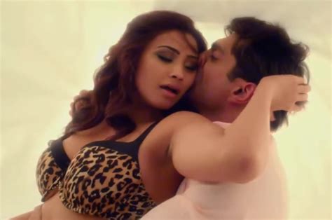This Is What Forced Daisy Shah To Do Hot Bold Intimate Scenes In Hate