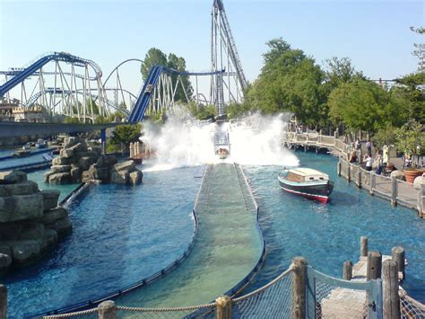 Following the opening of the park, a slew of hotels opened, as well as homes that have transformed into small b&bs (pensions). DSC00200 | Freizeitpark: Europa Park in Rust (bei Freiburg /… | Flickr