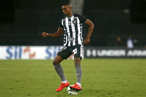 Santos Demonstra Interesse Em Kanu Do Botafogo Mercado Do Futebol