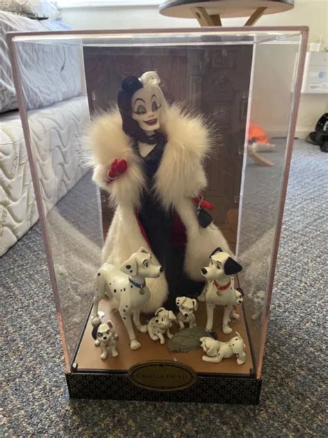 Disney Cruella De Vil And Dalmatians Doll Set Designer Folktale Limited