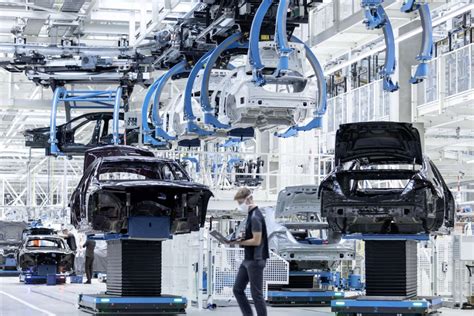 Daimler eröffnet Factory 56 und startet in digitalisierte Produktion