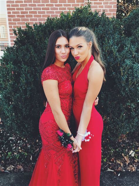 10 Famous Best Friend Prom Picture Ideas 2020