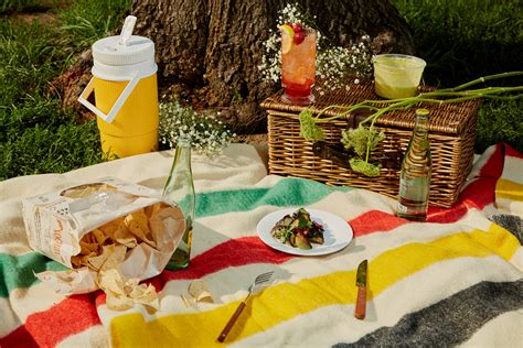 How To Throw A Perfect Summer Picnic
