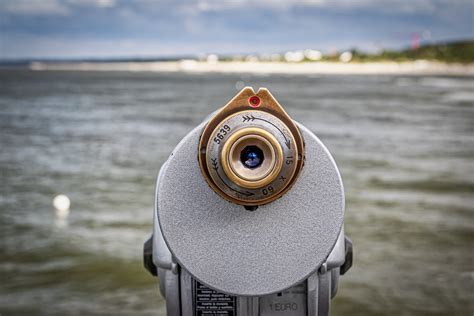 Does the Type of Telescope Eyepiece Matter? - AstronimUs
