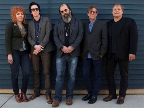 Steve Earle And The Dukes Bring 30th Anniversary Tour To Newton