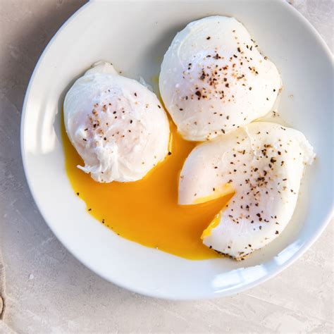 Perfect Poached Eggs How To Poach An Egg Kristines Kitchen