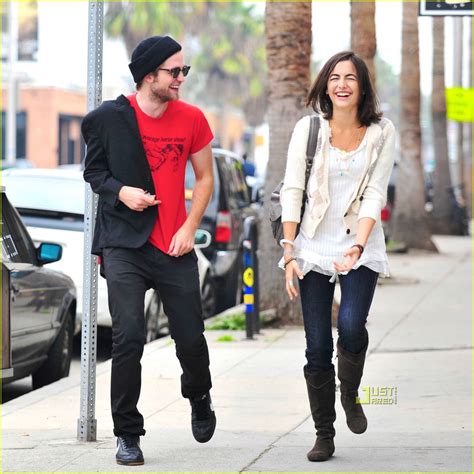 The english born actor started his film career at 19 with his breakout role as cedric. Robert Pattinson Girlfriend 2011 Pictures | Hollywood Stars