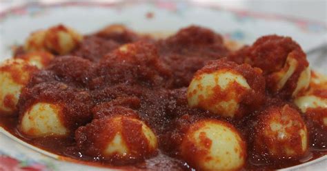 Pedasnya sambal goreng telur yang satu ini bakal membuat santap malam jadi makin nikmat. INTAI DAPUR: Sambal Telur Puyuh..