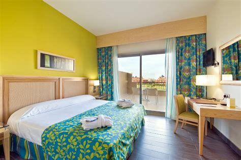 We would like to show you a description here but the site won't allow us. Elba Costa Ballena Beach & Thalasso Resort, hotel en Rota ...