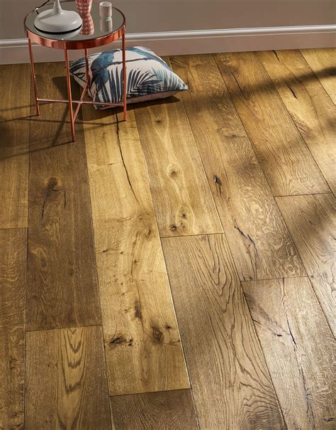 Kingswood Oak Distressed Brushed And Lacquered Engineered Wood Flooring