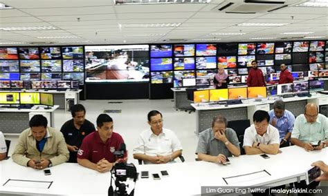 Tanah runtuh di tanjung bungah, pulau pinang susulan hujan lebat di pulau pinang hari ini. 'Hanya separuh RM2.6b projek tebatan banjir di Pulau ...
