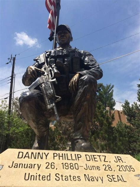 Gynécologue médical et obstétrique, conventionné secteur 2 avec optam. Danny Phillip Dietz, Jr | United states navy seal, Navy ...
