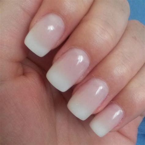 Umso wichtiger ist, dass sie nicht durch den nagellack oder einen nagellackentferner in mitleidenschaft gezogen werden. Wie nennt man diese Art von French Nails? (Körper ...