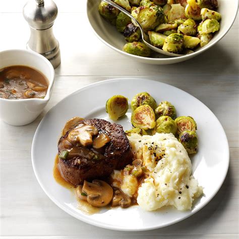 Whisk in swanson® beef stock and worcestershire sauce, continuing to scrape up browned bits from the pan. Beef Tenderloin in Mushroom Sauce Recipe | Taste of Home