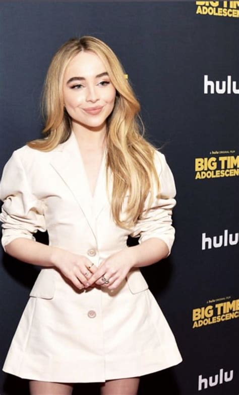 2020 Sabrina Carpenter On The Red Carpet For The Hulu Television