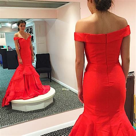 Honey Dress — Red Satin Sweetheart Prom Gown Off The Shoulder Mermaid And Layered Mermaid Skirt