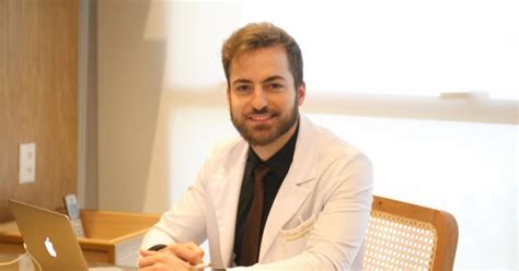 Veja as últimas notícias, vídeos e entrevistas sobre thales bretas na jovem pan. Thales Bretas afirma que o melasma é uma doença de pele incurável mas pode ficar praticamente ...