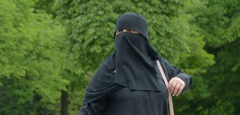 Bundesrat Präsentiert Gegenvorschlag Zur Burka Initiative Top Online
