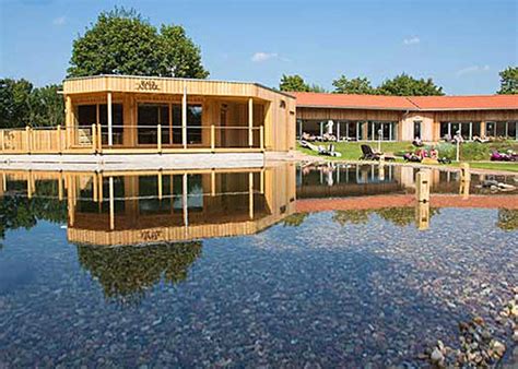 Bewertungen, hotelbilder & top angebote: Die „Badebucht" in Wedel eröffnet ihr „Haus am See" mit ...