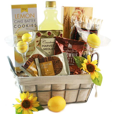 Looking for a texas gift basket that's filled to the brim with texas goodies? Margarita Gift Baskets: Margarita Mania Texas Gift Basket ...