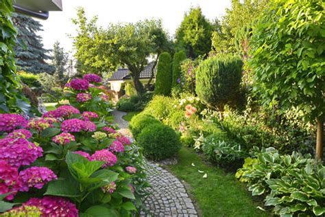 Die kosten für sie kann man zumindest teilweise bei der steuer geltend machen. Gestaltungstipps für große Gärten - Mein schöner Garten