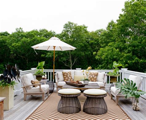 Check spelling or type a new query. Classic Beach House with Elegant Interiors - Home Bunch ...