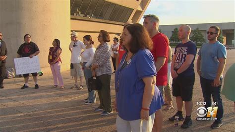 North Texans Gather In Dallas To Pray Support El Paso After Deadly